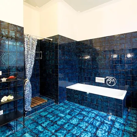 Rustic Holiday Near With Private Swimming Pool 度假居